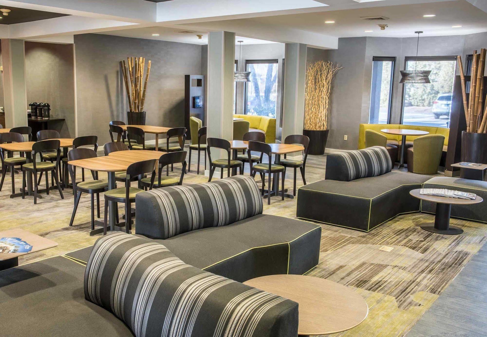 Courtyard By Marriott Norwich Hotel Exterior photo